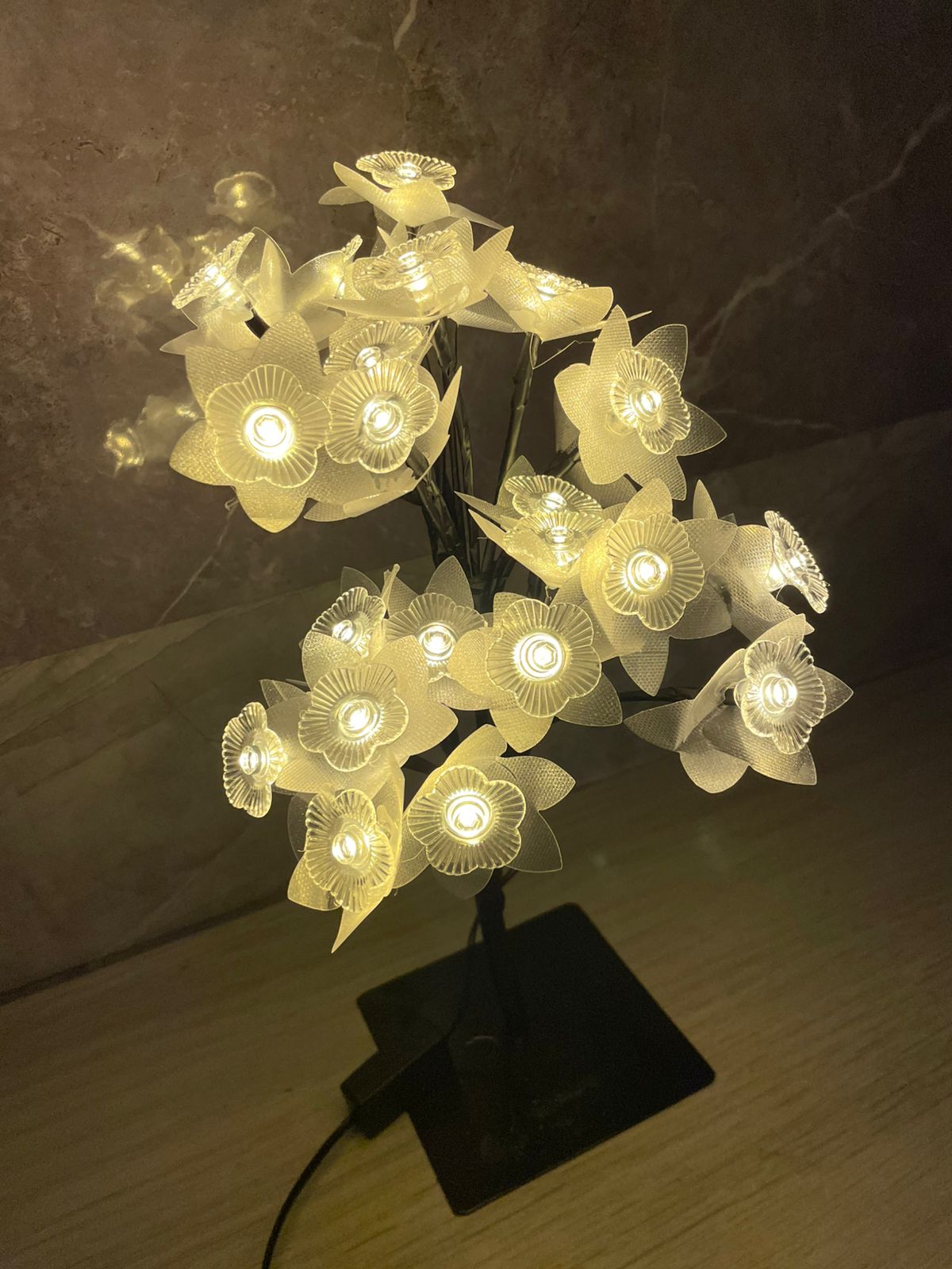 ARBOL DECORATIVO CON LUZ LED A2406-311